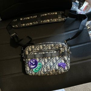 Dior xkenny scharf double zip crossbody oblique canvas with appliqué - full size